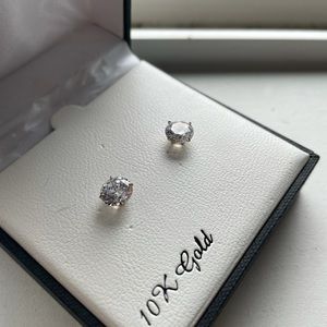Renaissance collection 10k gold Swarovski zirconia stud earrings